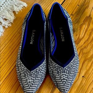 Rothy’s Navy and White Point size 8